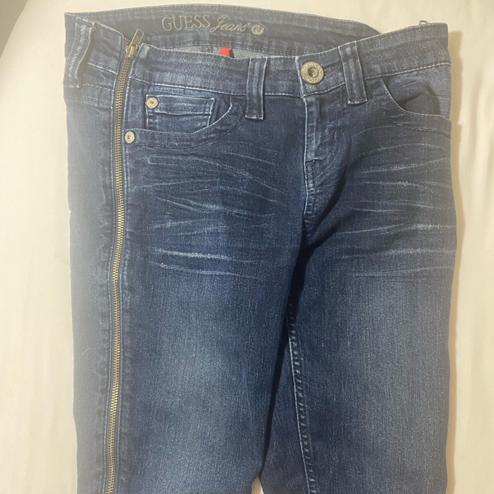 Guess skinny blue jeans size 28
